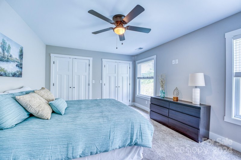 Property image 3 at 124 Northbend Drive, Asheville, NC 28804