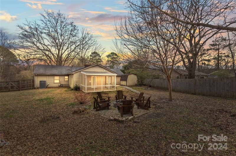 8526 Timbercrest Circle