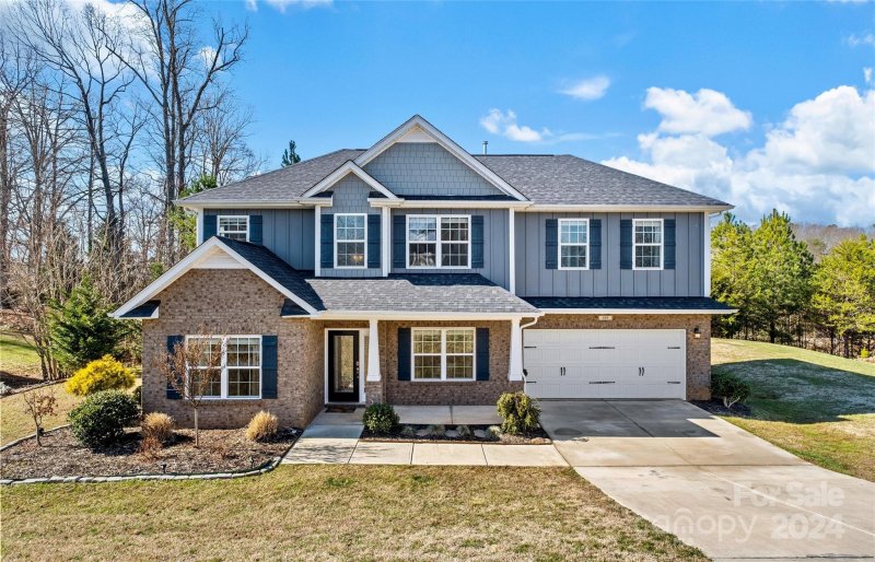 189 Hunters Hill Drive