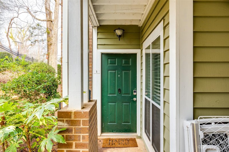 Property image 2 at 2506 Cranbrook Lane, Charlotte, NC 28207