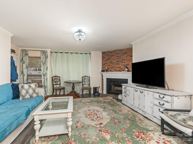 Property image 4 at 1612 Sharon Road, Charlotte, NC 28210