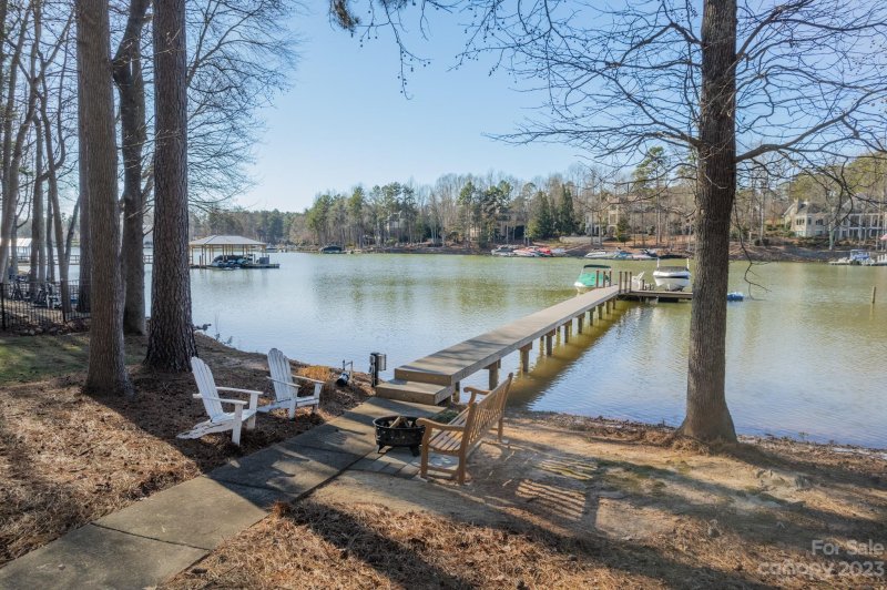 Property image 2 at 105 Wynward Lane, Mooresville, NC 28117