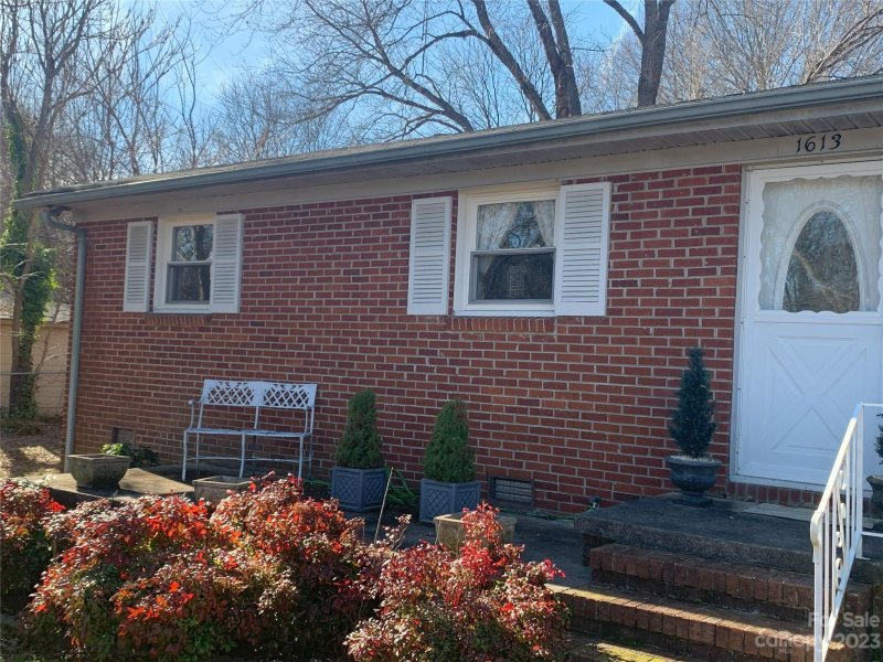 Property image 2 at 1613 Rhonda Drive, Gastonia, NC 28054