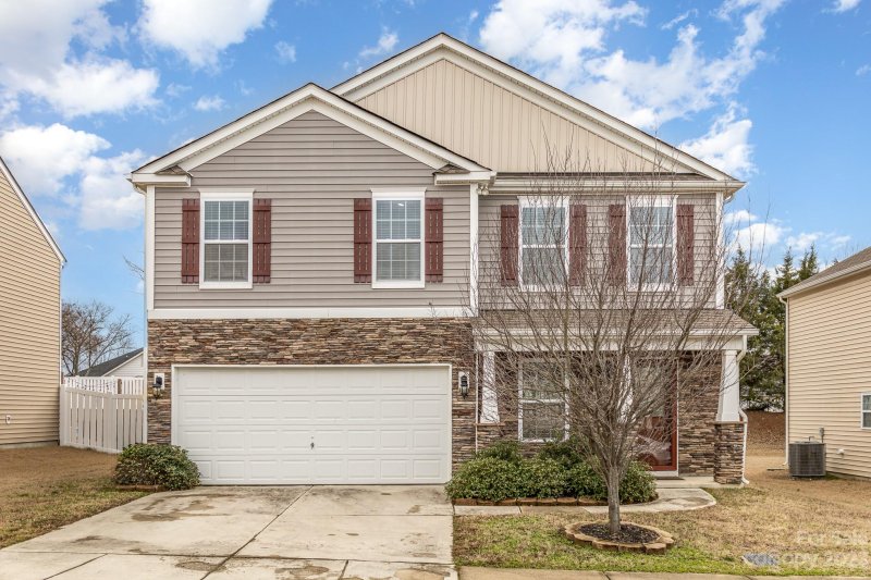 1387 Kent Downs Avenue