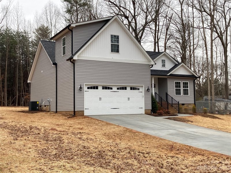 Property image 2 at 618 Montana Drive, Gastonia, NC 28056