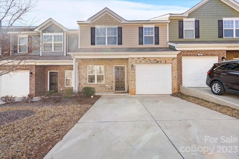 Property image 2 at 7443 Sienna Heights Place, Charlotte, NC 28213