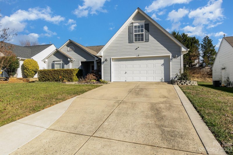 Property image 2 at 2905 Deep Cove Drive, Concord, NC 28027