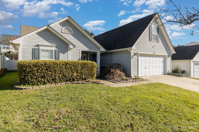 Property image 3 at 2905 Deep Cove Drive, Concord, NC 28027