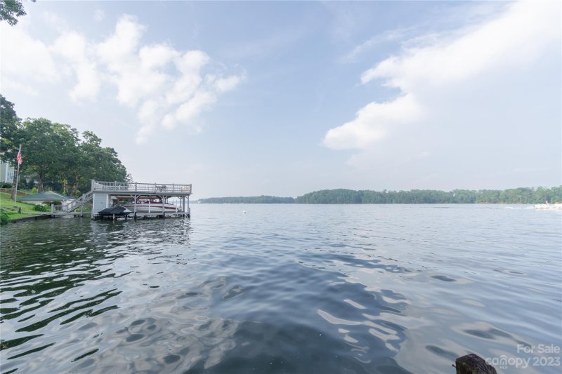 1437 Berry Hill Drive