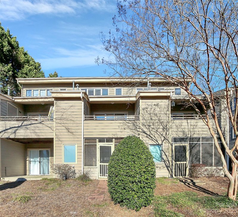 Property image 4 at 13932 Queens Harbor Road, Charlotte, NC 28278