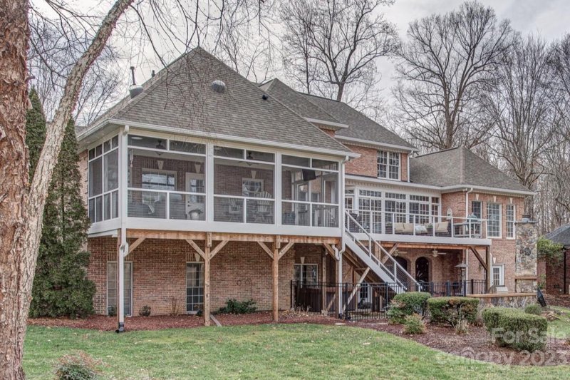 Property image 2 at 810 Scotty Court, Cramerton, NC 28032