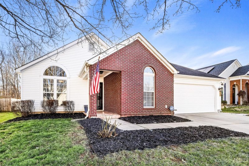 Property image 2 at 9924 Peppermint Lane, Charlotte, NC 28215