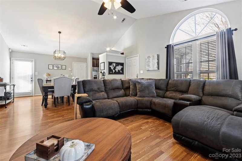 Property image 3 at 9924 Peppermint Lane, Charlotte, NC 28215