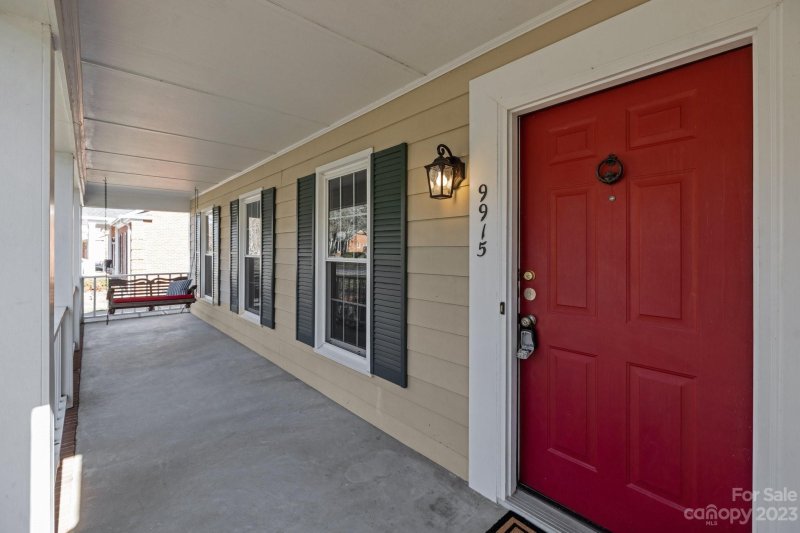 Property image 3 at 9915 Ridgemore Drive, Charlotte, NC 28277