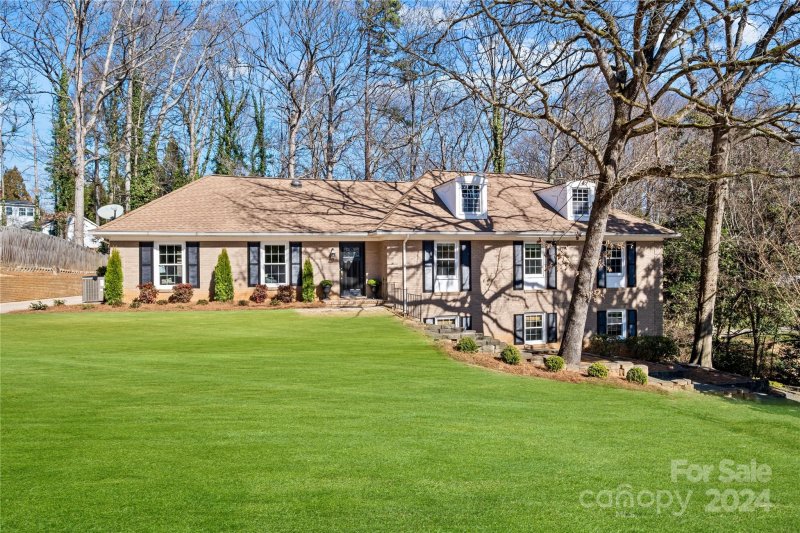 Property image 2 at 201 Glen Oaks Road, Charlotte, NC 28270