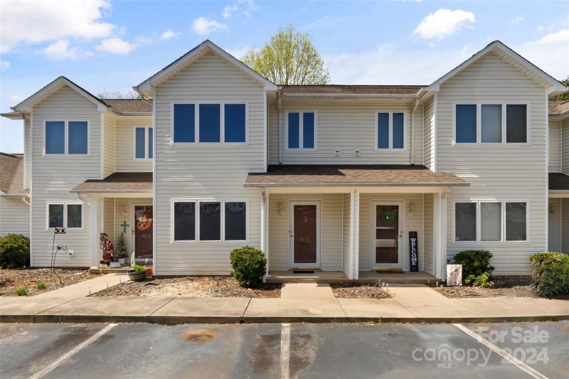 3274 White Oak Court