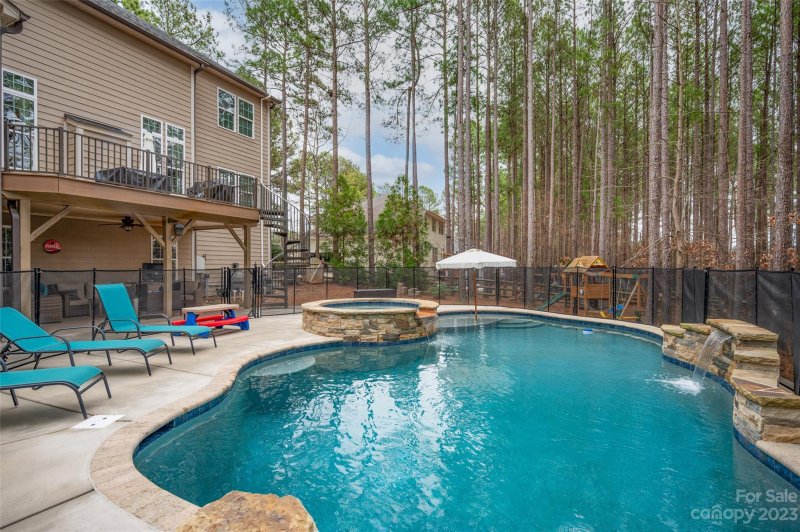 Property image 3 at 432 Woodward Ridge Drive, Mount Holly, NC 28120