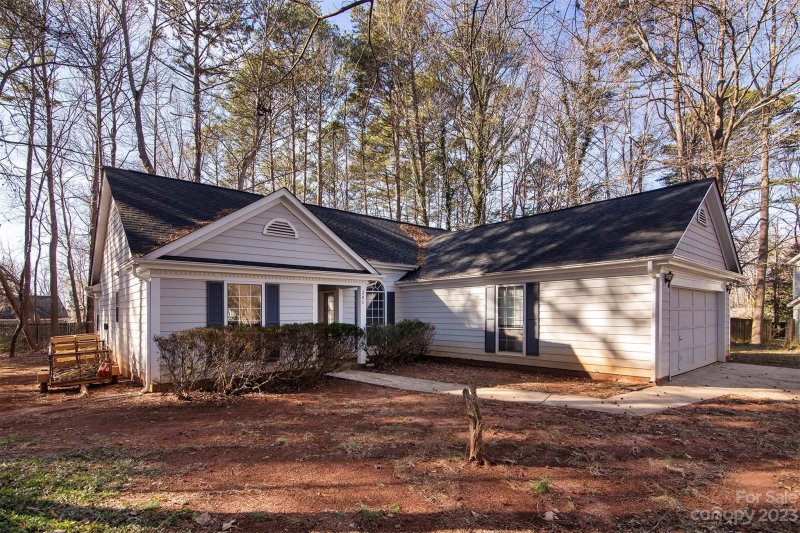 Property image 2 at 206 Aurora Lane, Huntersville, NC 28078