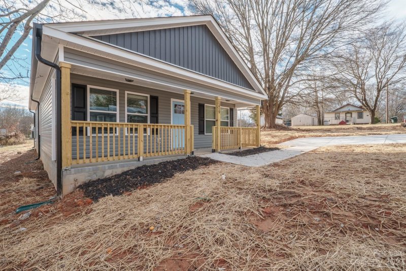 Property image 2 at 1419 Greenfield Avenue, Gastonia, NC 28052
