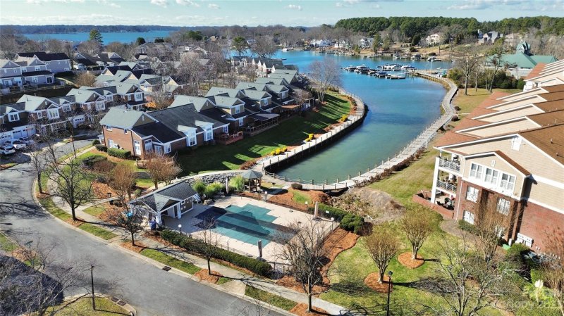 Property image 3 at 18520 Mizzenmast Avenue, Cornelius, NC 28031