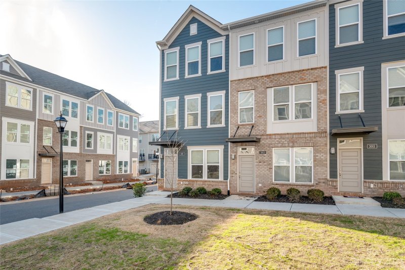 Property image 2 at 3015 Citizens Lane, Charlotte, NC 28205