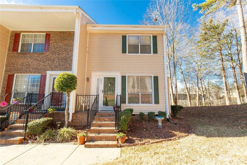 Property image 2 at 1901 Lancer Court, Gastonia, NC 28054