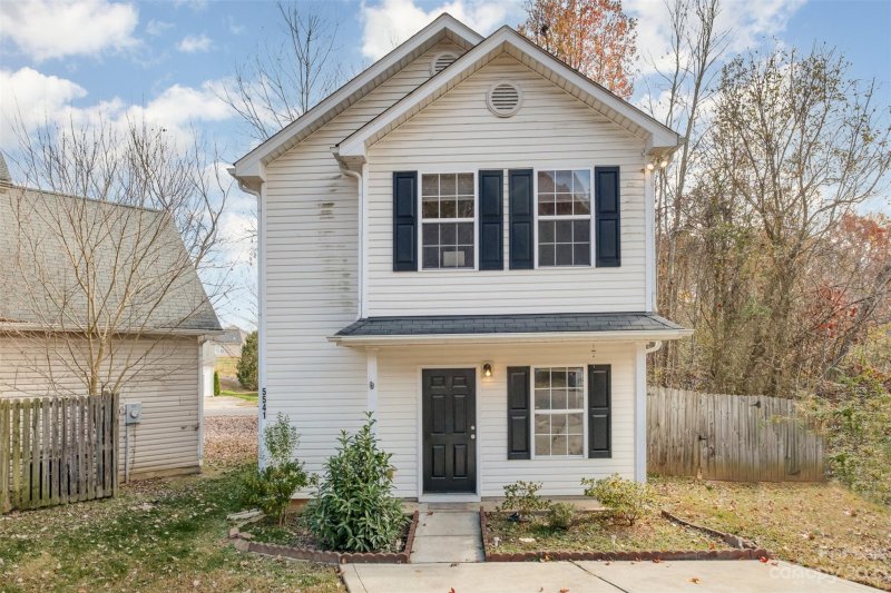 Property image 2 at 5541 Peachwood Drive, Charlotte, NC 28216