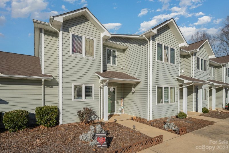 Property image 2 at 3370 White Oak Court, Claremont, NC 28610