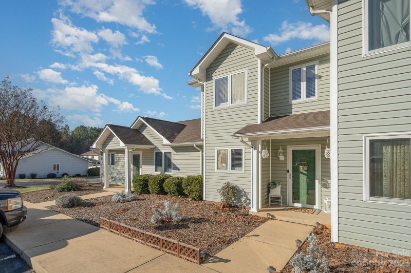 Property image 3 at 3370 White Oak Court, Claremont, NC 28610