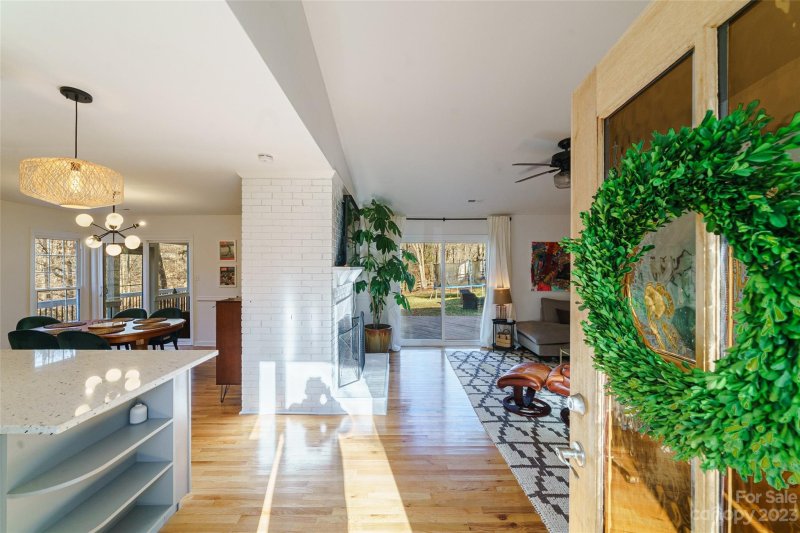 Property image 2 at 313 Longbridge Drive, Matthews, NC 28105