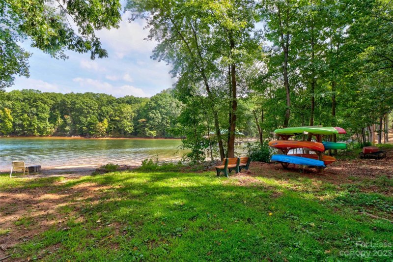 Property image 2 at 157 Lakeshore Drive, Mooresville, NC 28117