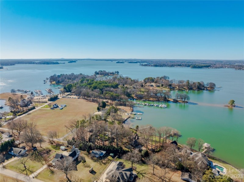 Property image 5 at 157 Lakeshore Drive, Mooresville, NC 28117