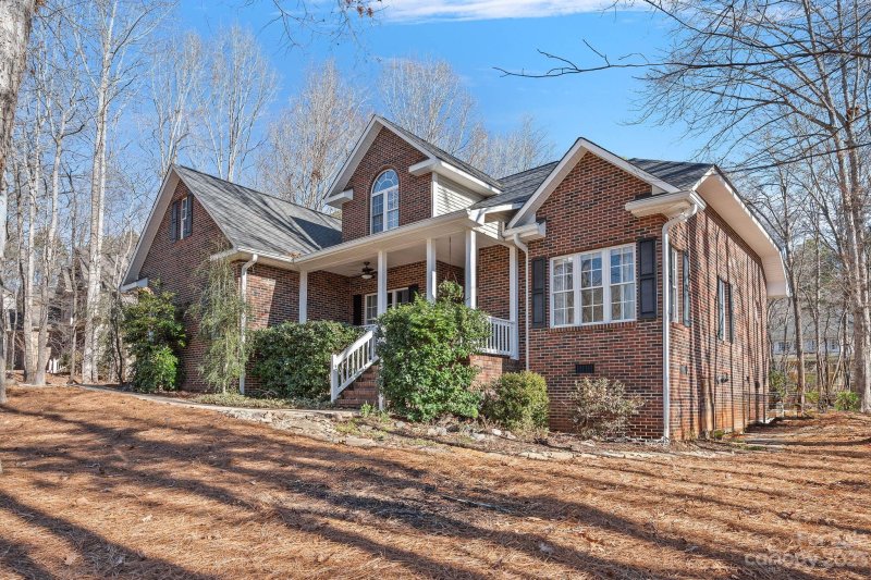 Property image 2 at 122 Dobbin Lane, Mooresville, NC 28117