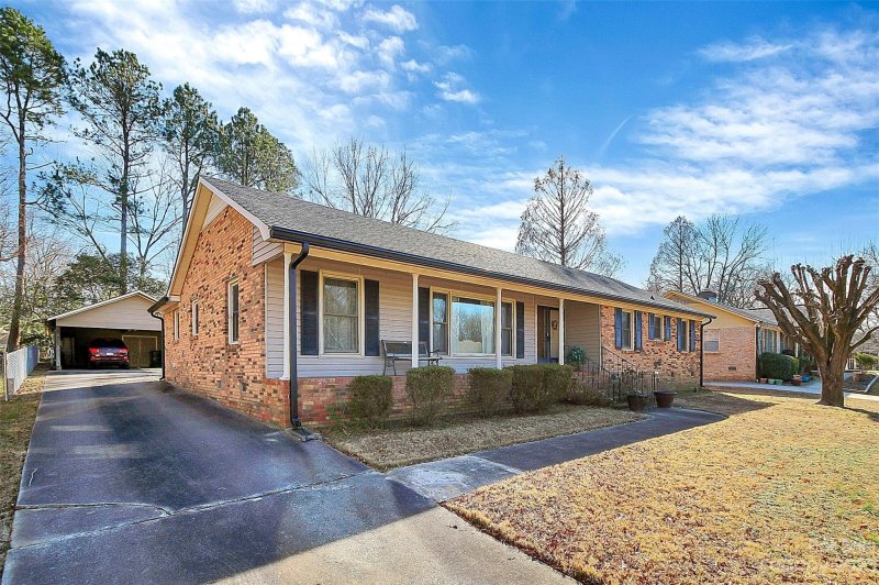 Property image 2 at 2208 Knickerbocker Drive, Charlotte, NC 28212