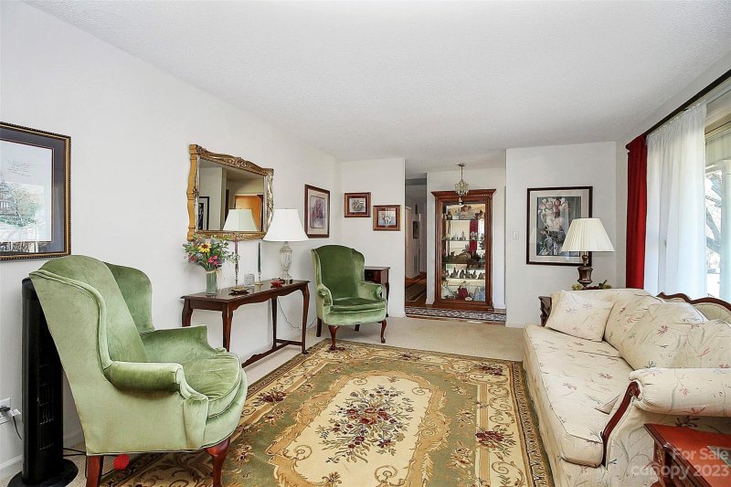 Property image 5 at 2208 Knickerbocker Drive, Charlotte, NC 28212