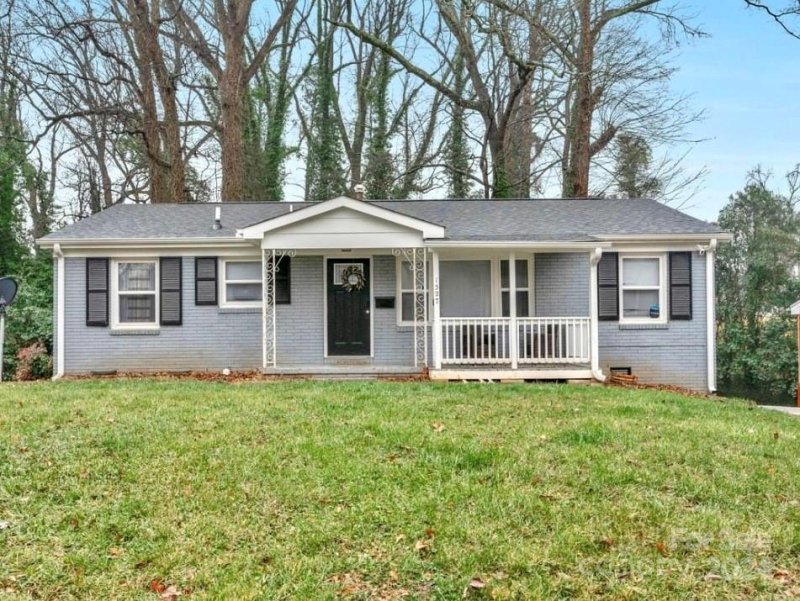 1527 Chelveston Drive