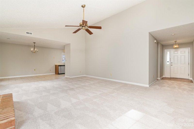 Property image 3 at 10000 Fairlea Drive, Charlotte, NC 28269