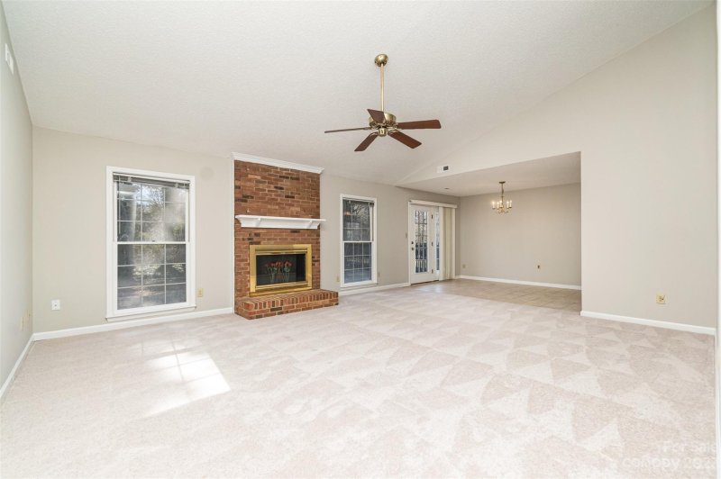 Property image 4 at 10000 Fairlea Drive, Charlotte, NC 28269