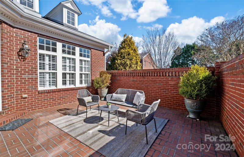 Property image 3 at 6332 Wakehurst Road, Charlotte, NC 28226