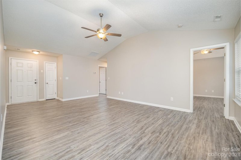 Property image 3 at 5540 Stone Bluff Court, Charlotte, NC 28214