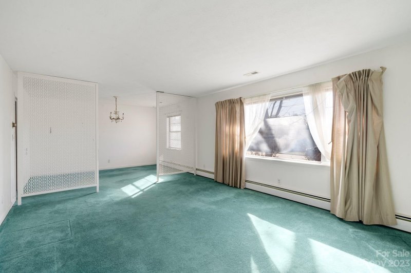 Property image 4 at 5 Meadowlark Road, Asheville, NC 28805