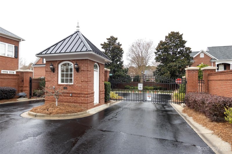 Property image 3 at 3116 Ethereal Lane, Charlotte, NC 28226