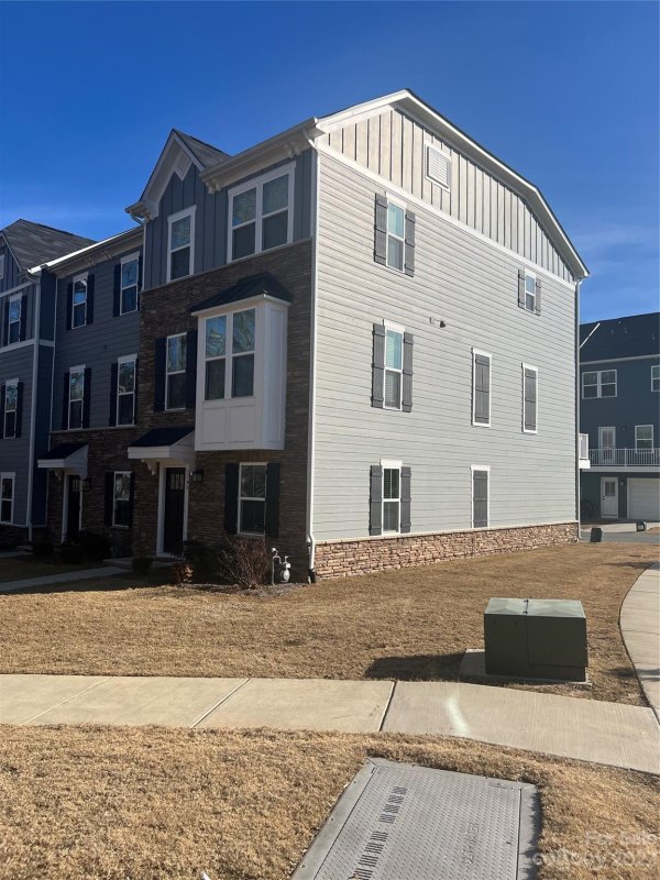 Property image 2 at 1160 Ashbury Street, Charlotte, NC 28216