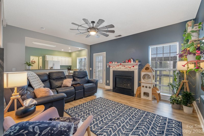 Property image 5 at 2018 Southwind Drive, Charlotte, NC 28216