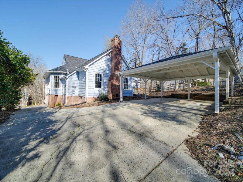 Property image 5 of 5618 All Saints Lane in Sturnbridge, Charlotte, NC 28226