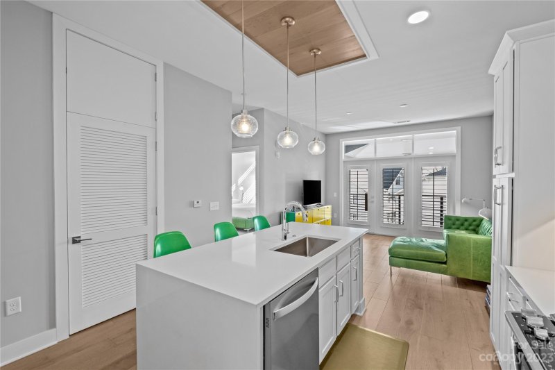 Property image 4 at 2401 Euclid Avenue, Charlotte, NC 28203