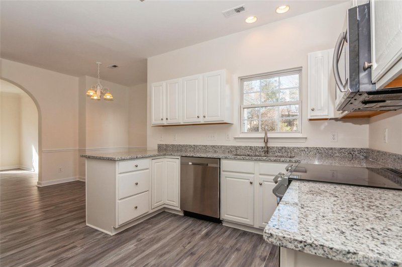 Property image 3 at 9221 Mitchell Glen Drive, Charlotte, NC 28277