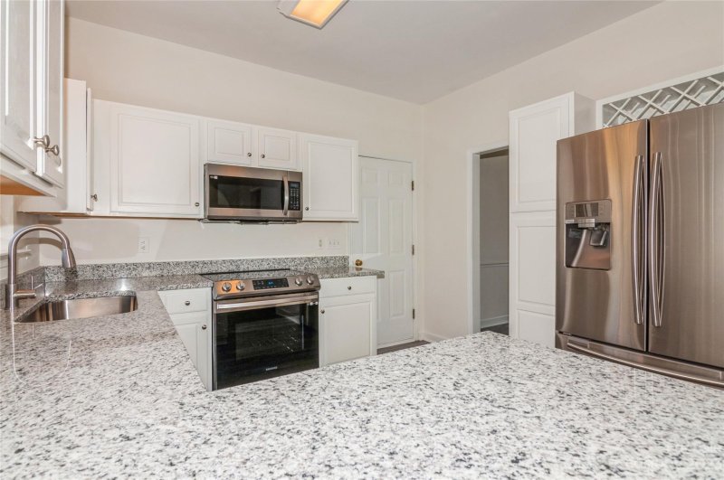 Property image 5 at 9221 Mitchell Glen Drive, Charlotte, NC 28277