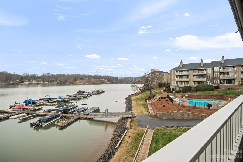 Property image 3 at 7324 Lakefront Drive, Charlotte, NC 28278