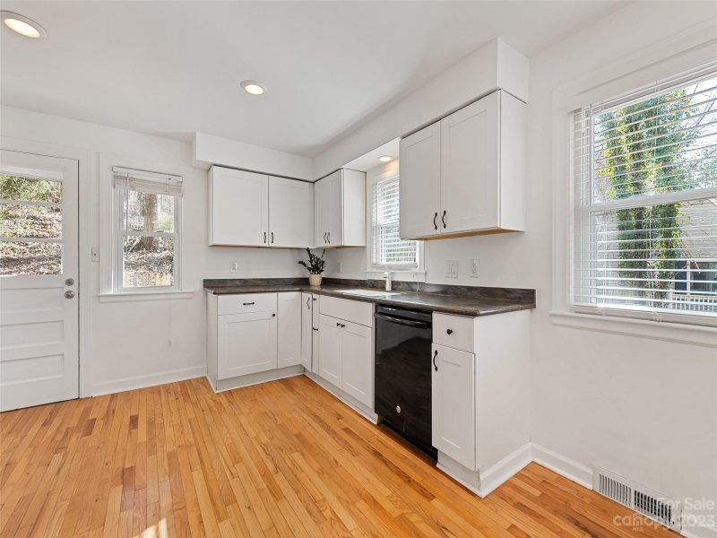 Property image 5 at 226 Beverly Road, Asheville, NC 28805